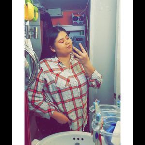 Meet your Posher, Casandra